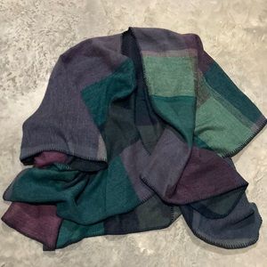 **2 for 10**Beautiful cardigan/cape